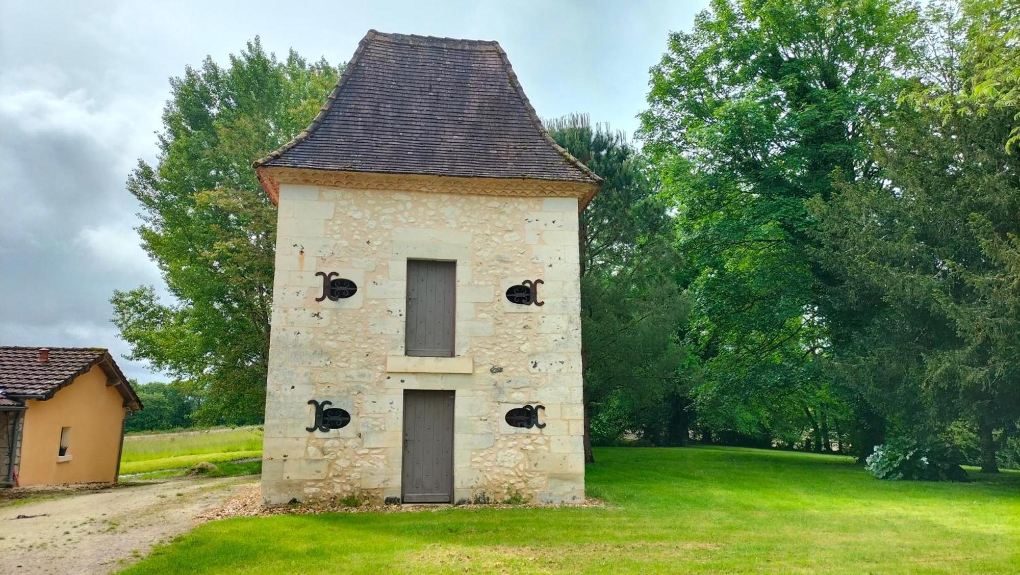 Gite De La Gardie Mensignac Экстерьер фото